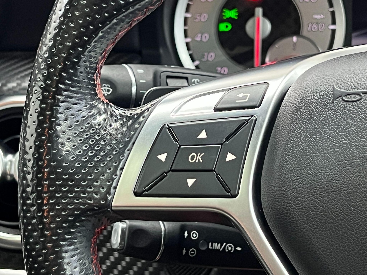 Used Mercedes-Benz A-Class 2015 for sale - 77230331: Photo 24