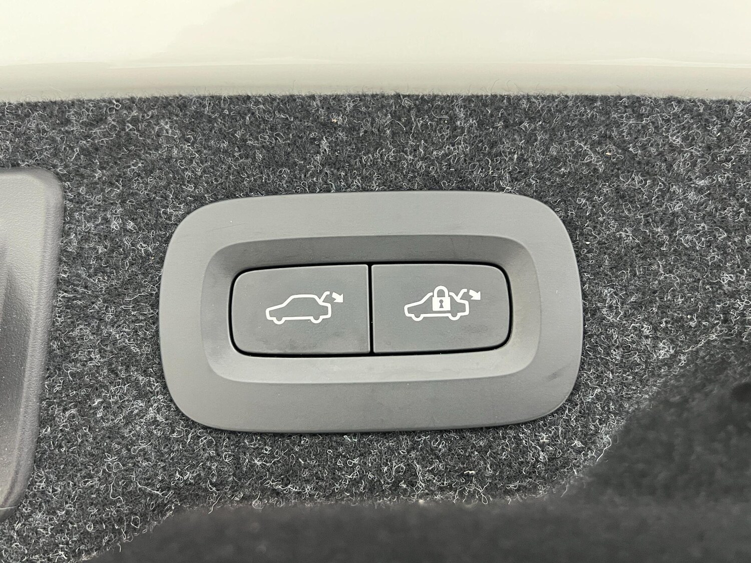 Used Volvo S90 2017 for sale - 76898302: Photo 24