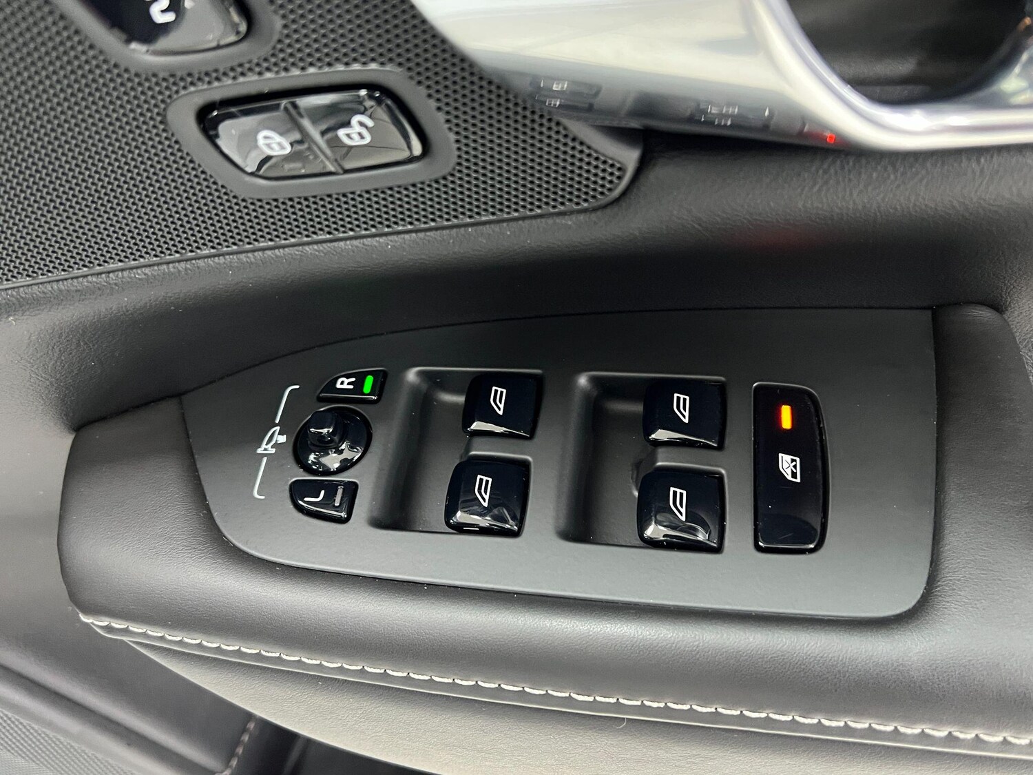 Used Volvo S90 2017 for sale - 76898302: Photo 25