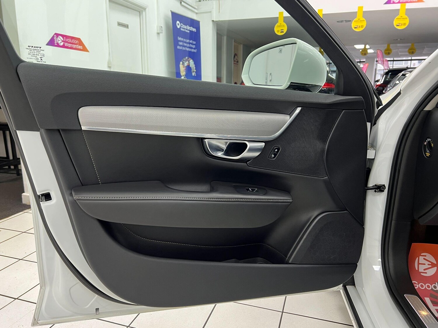 Used Volvo S90 2017 for sale - 76898302: Photo 33