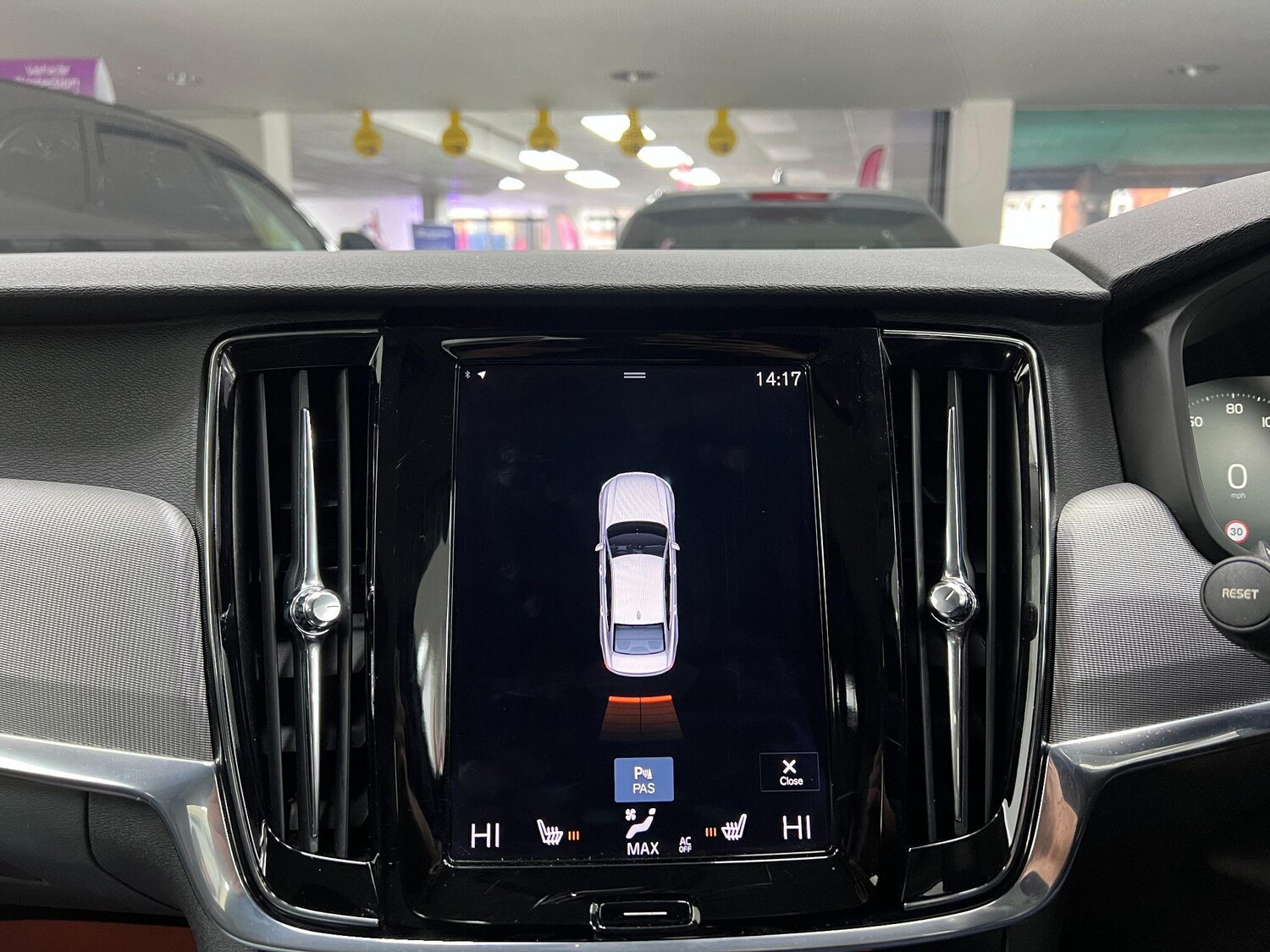 Used Volvo S90 2017 for sale - 76898302: Photo 71