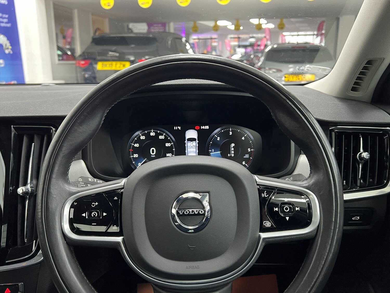 Used Volvo S90 2017 for sale - 76898302: Photo 79