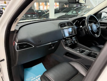 Used Jaguar F-Pace 2016 for sale - 79614720: Photo