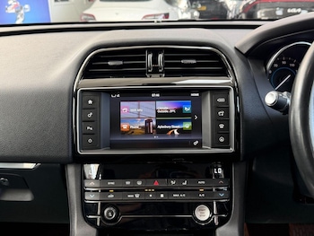 Used Jaguar F-Pace 2016 for sale - 79614720: Photo