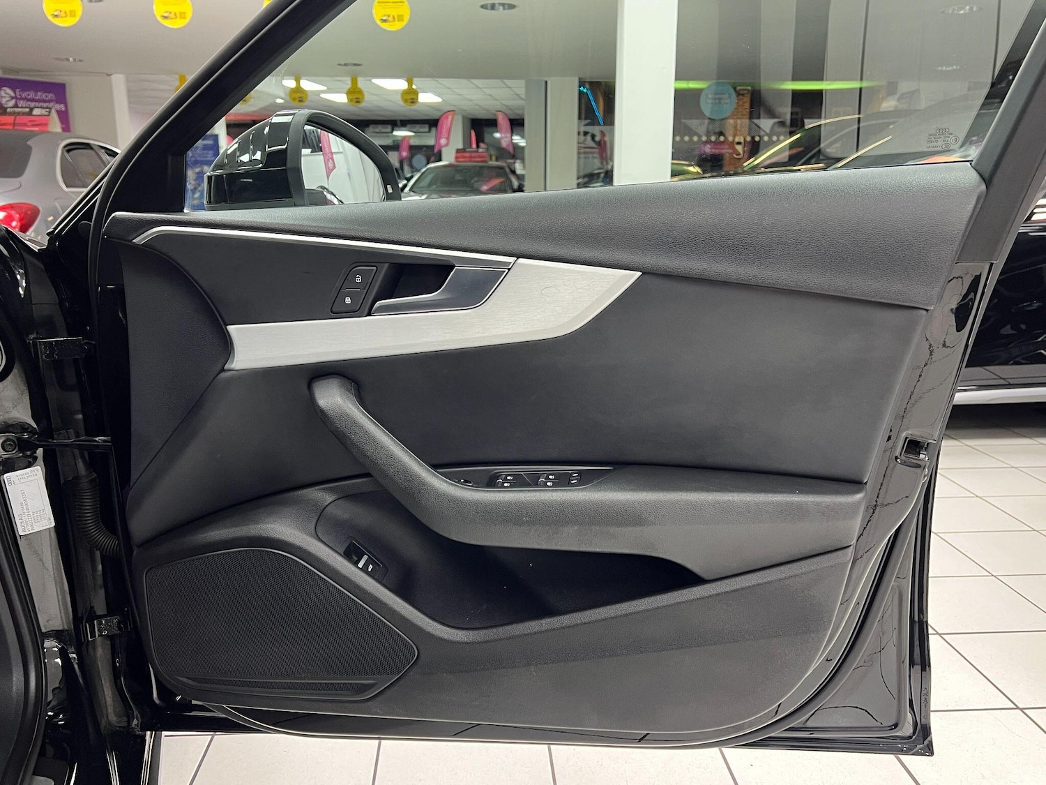 Used Audi A4 for sale - 77215749: Photo 40