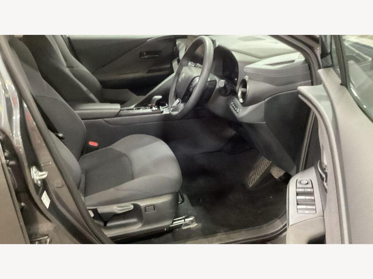 Used Toyota C-HR 2024 for sale - 77795425: Photo 12