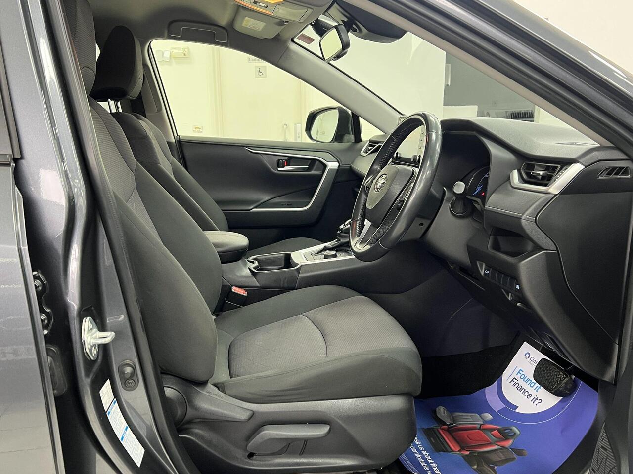 Used Toyota RAV4 2020 for sale - 77743928: Photo 25