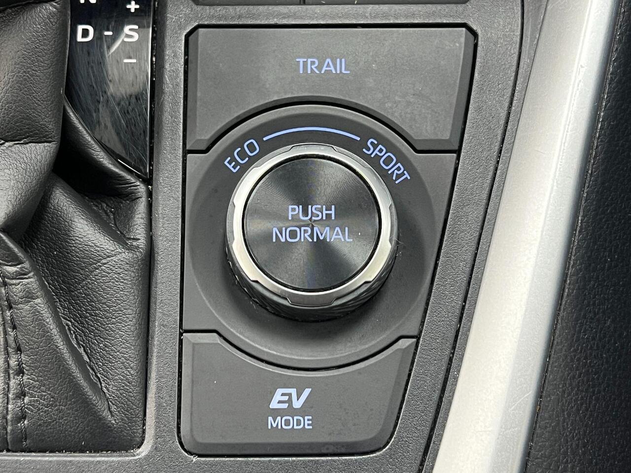 Used Toyota RAV4 2020 for sale - 77743928: Photo 34