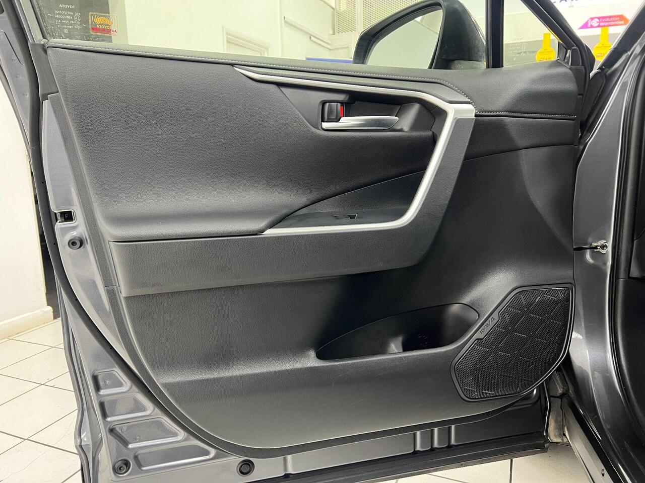 Used Toyota RAV4 2020 for sale - 77743928: Photo 36