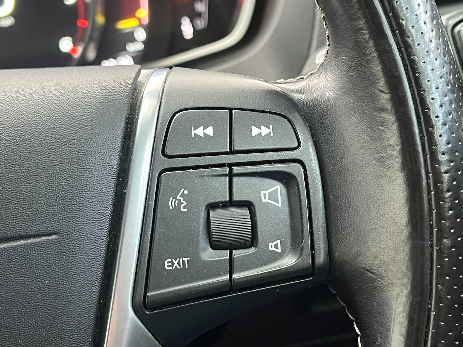 Used Volvo V40 2016 for sale - 77074561: Photo 27