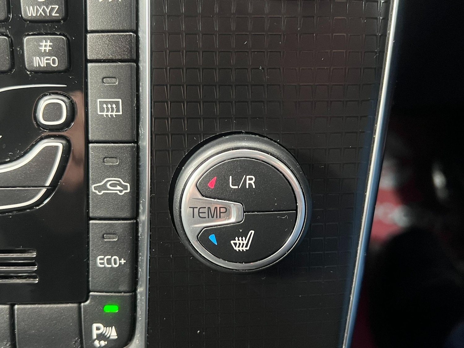 Used Volvo V40 2016 for sale - 77074561: Photo 28