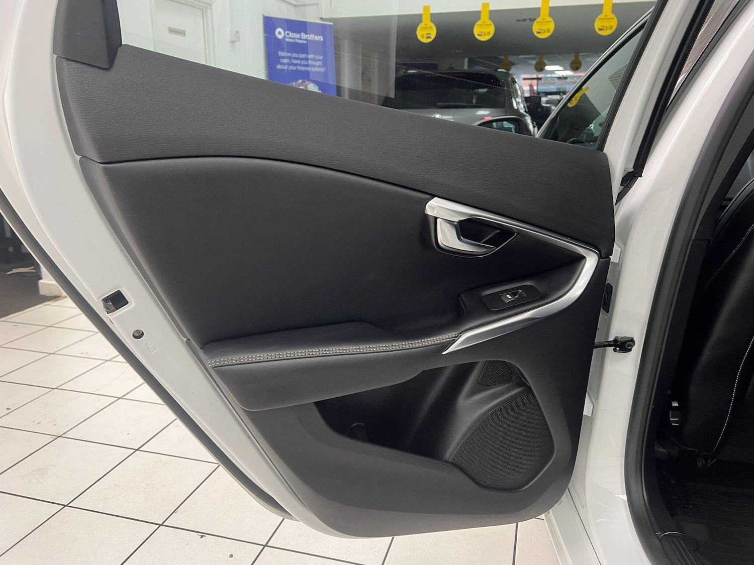 Used Volvo V40 2016 for sale - 77074561: Photo 33