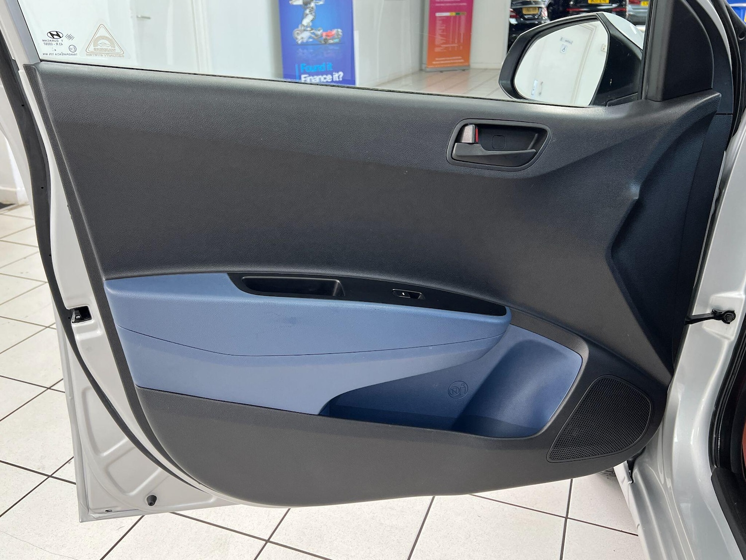 Used Hyundai i10 for sale - 77057600: Photo 32