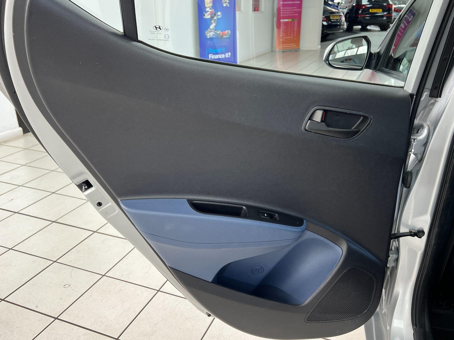 Used Hyundai i10 for sale - 77057600: Photo 33