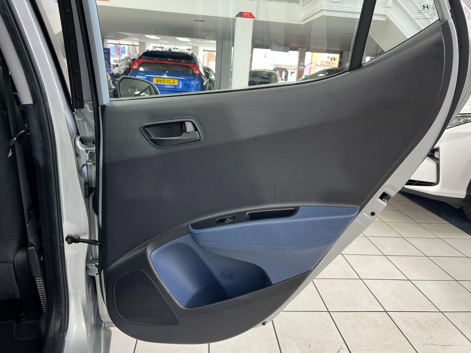 Used Hyundai i10 for sale - 77057600: Photo 34