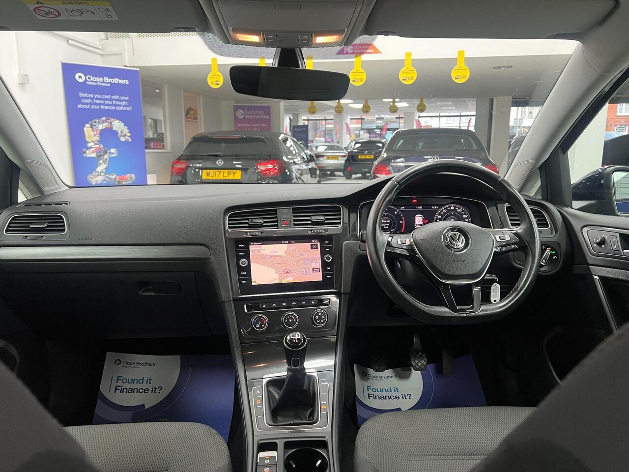 Used Volkswagen Golf 2017 for sale - 77743891: Photo 2