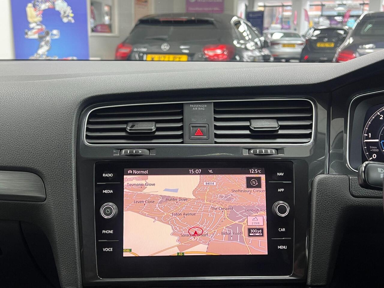 Used Volkswagen Golf 2017 for sale - 77743891: Photo 3