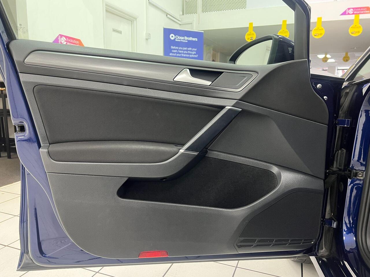 Used Volkswagen Golf 2017 for sale - 77743891: Photo 39