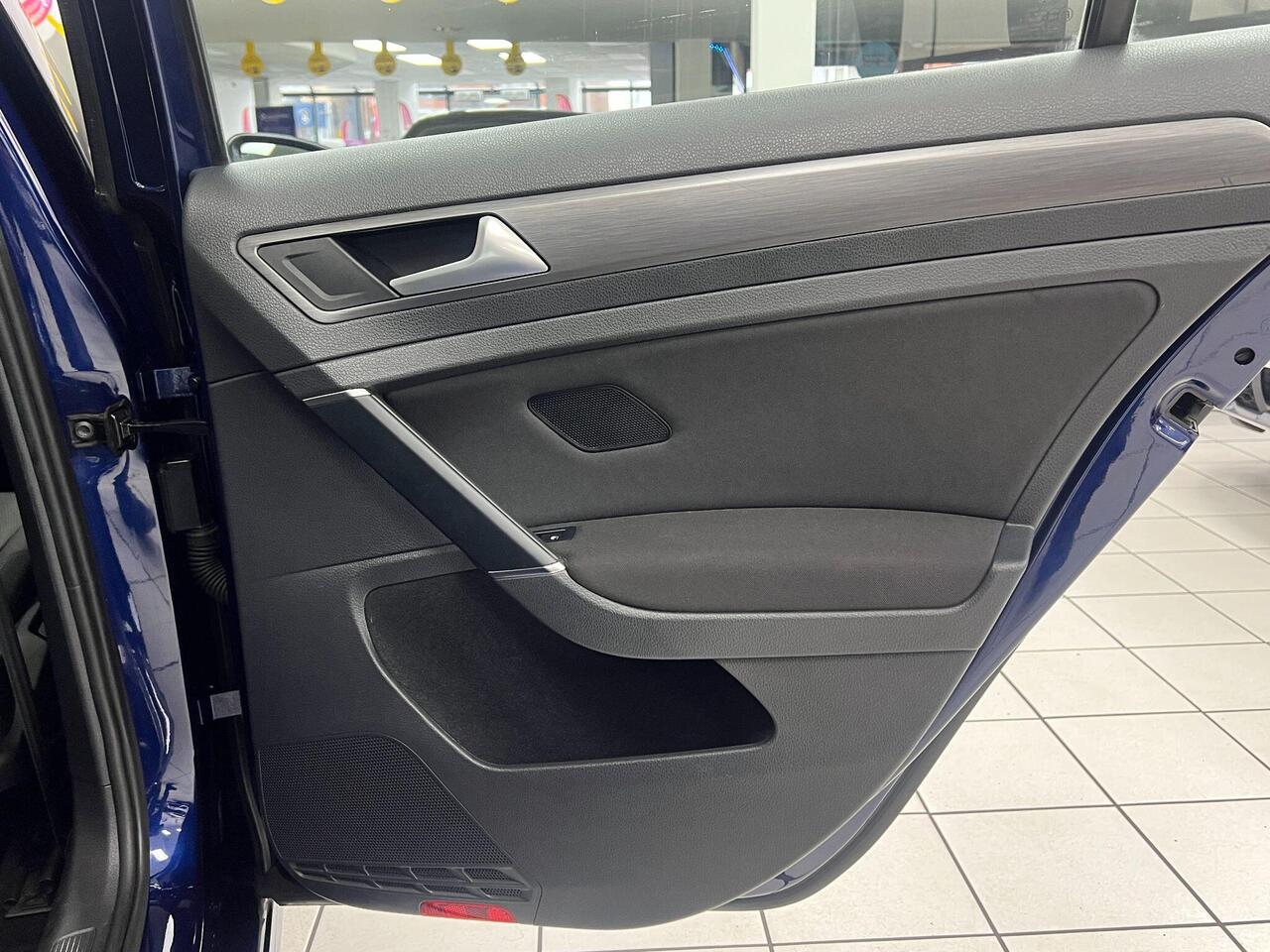 Used Volkswagen Golf 2017 for sale - 77743891: Photo 42