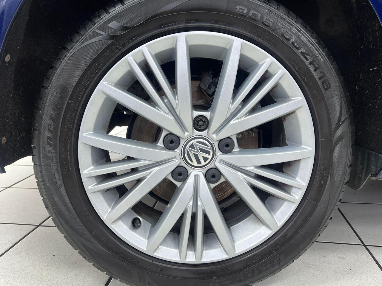 Used Volkswagen Golf 2017 for sale - 77743891: Photo 47