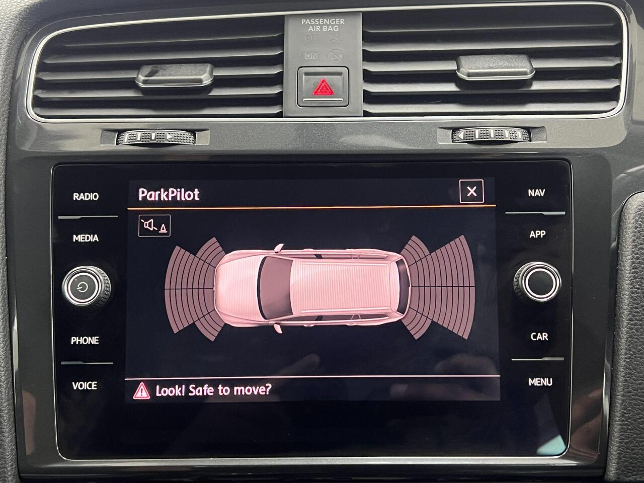 Used Volkswagen Golf 2017 for sale - 77743891: Photo 74