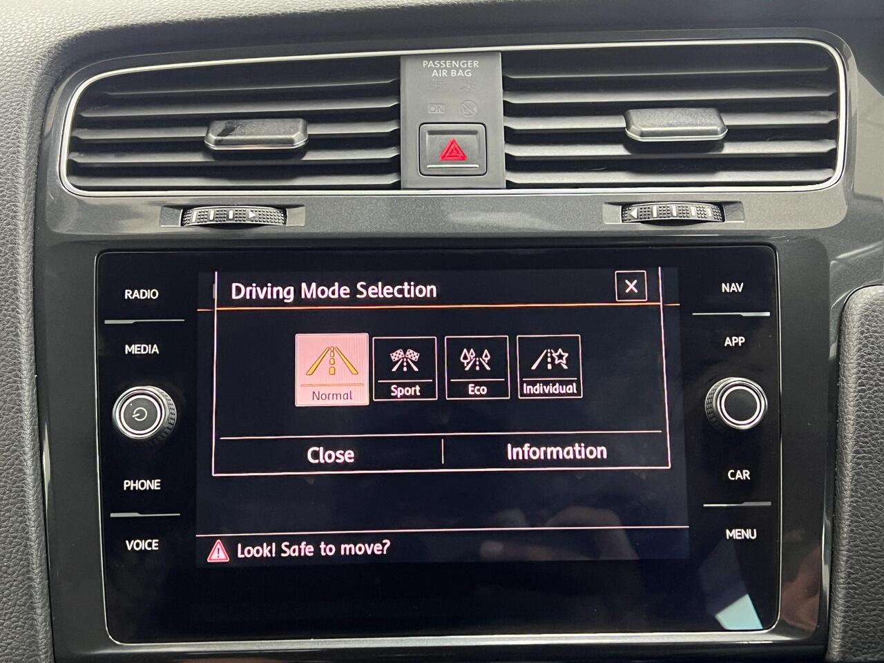 Used Volkswagen Golf 2017 for sale - 77743891: Photo 75