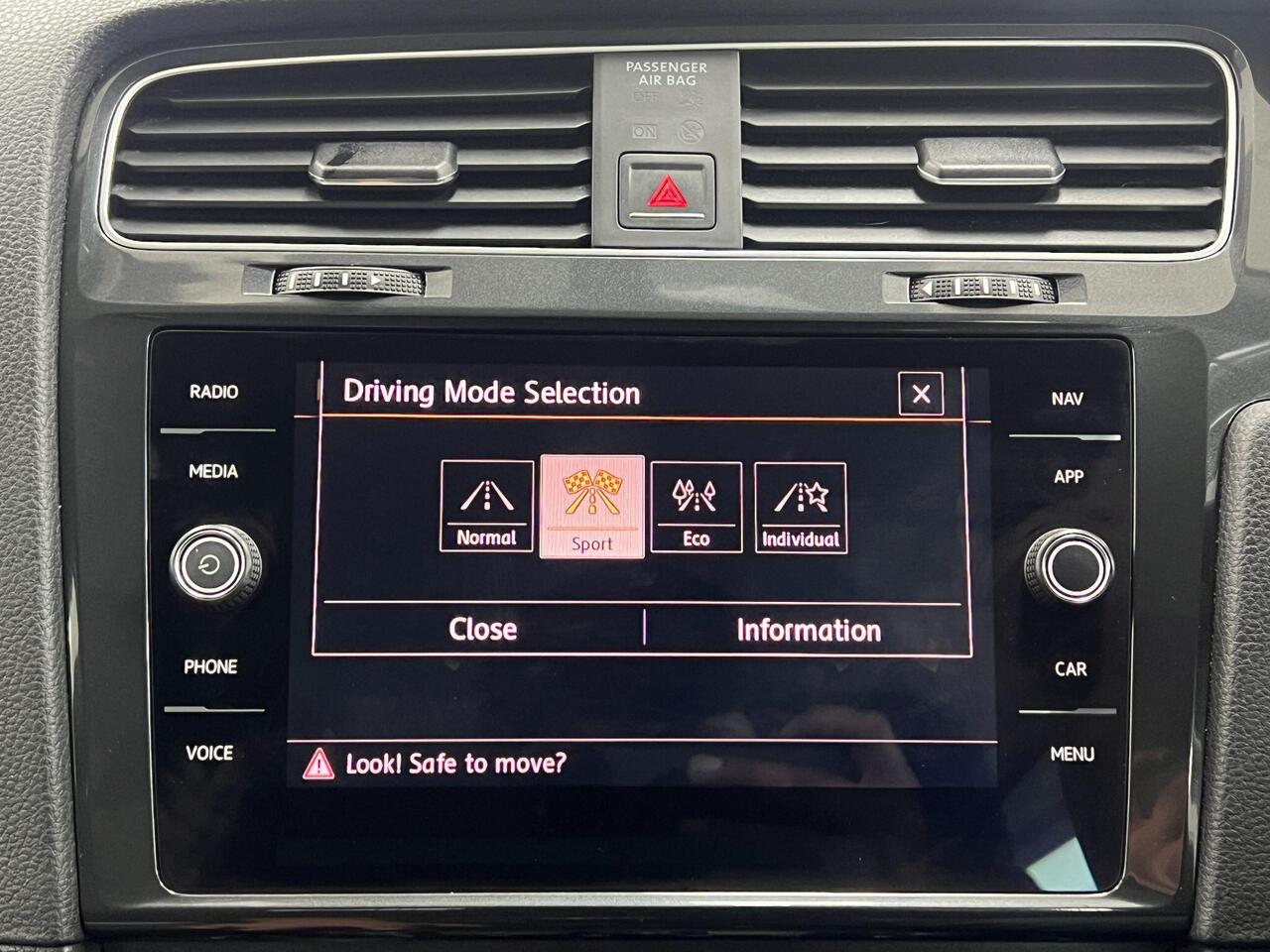 Used Volkswagen Golf 2017 for sale - 77743891: Photo 76