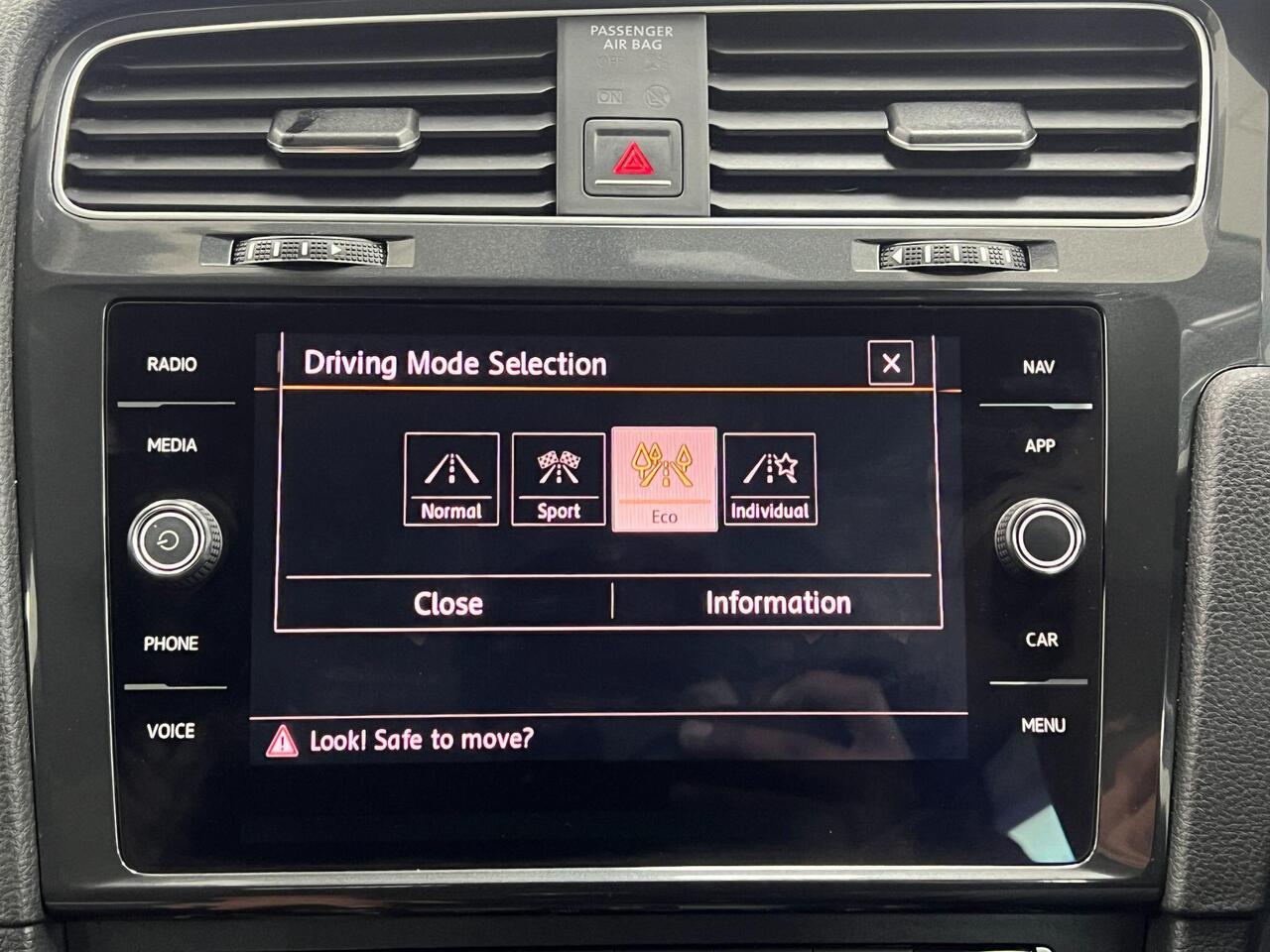 Used Volkswagen Golf 2017 for sale - 77743891: Photo 78