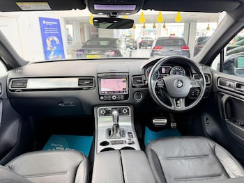Used Volkswagen Touareg 2016 for sale - 79076831: Photo
