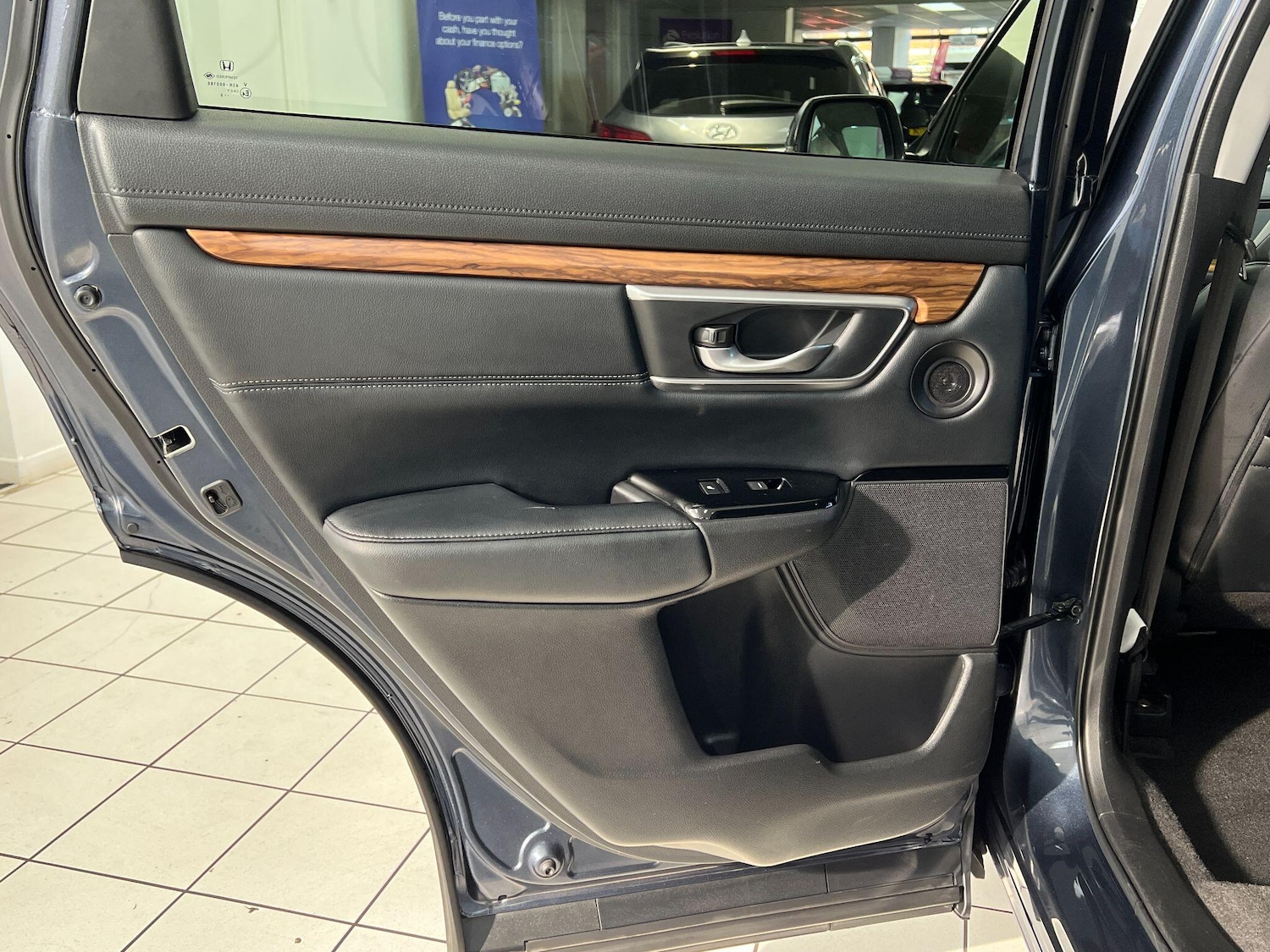 Used Honda CR-V 2018 for sale - 77057468: Photo 35