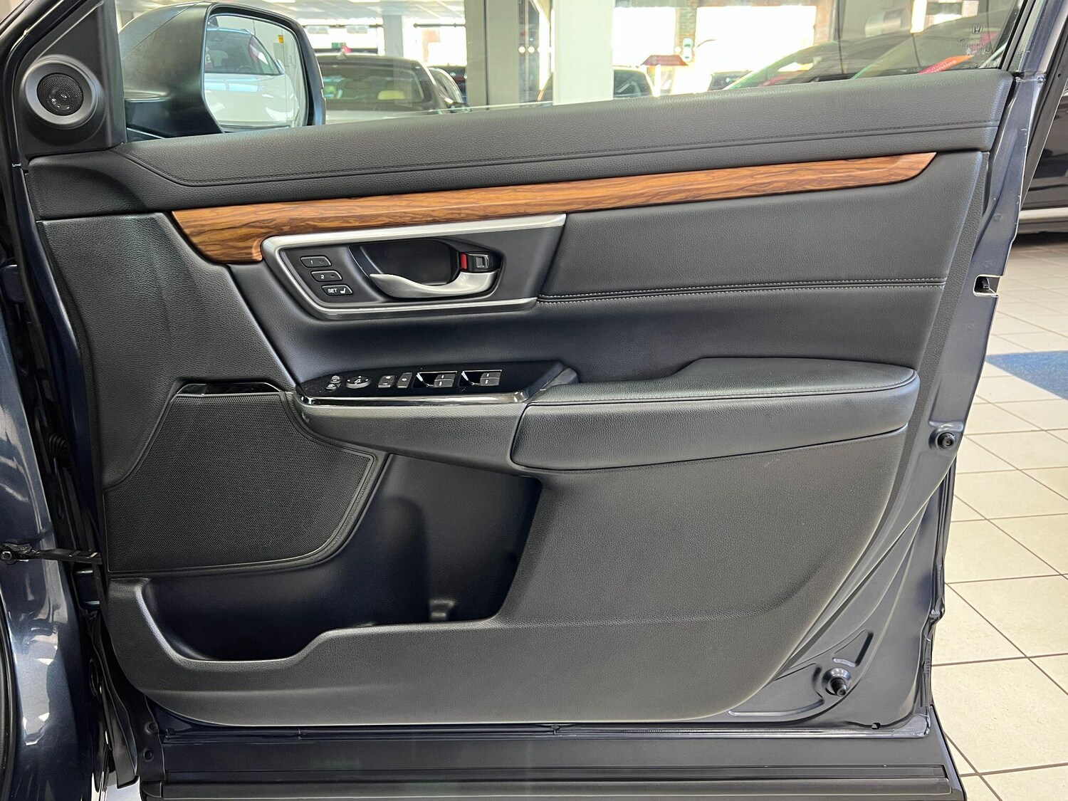 Used Honda CR-V 2018 for sale - 77057468: Photo 38