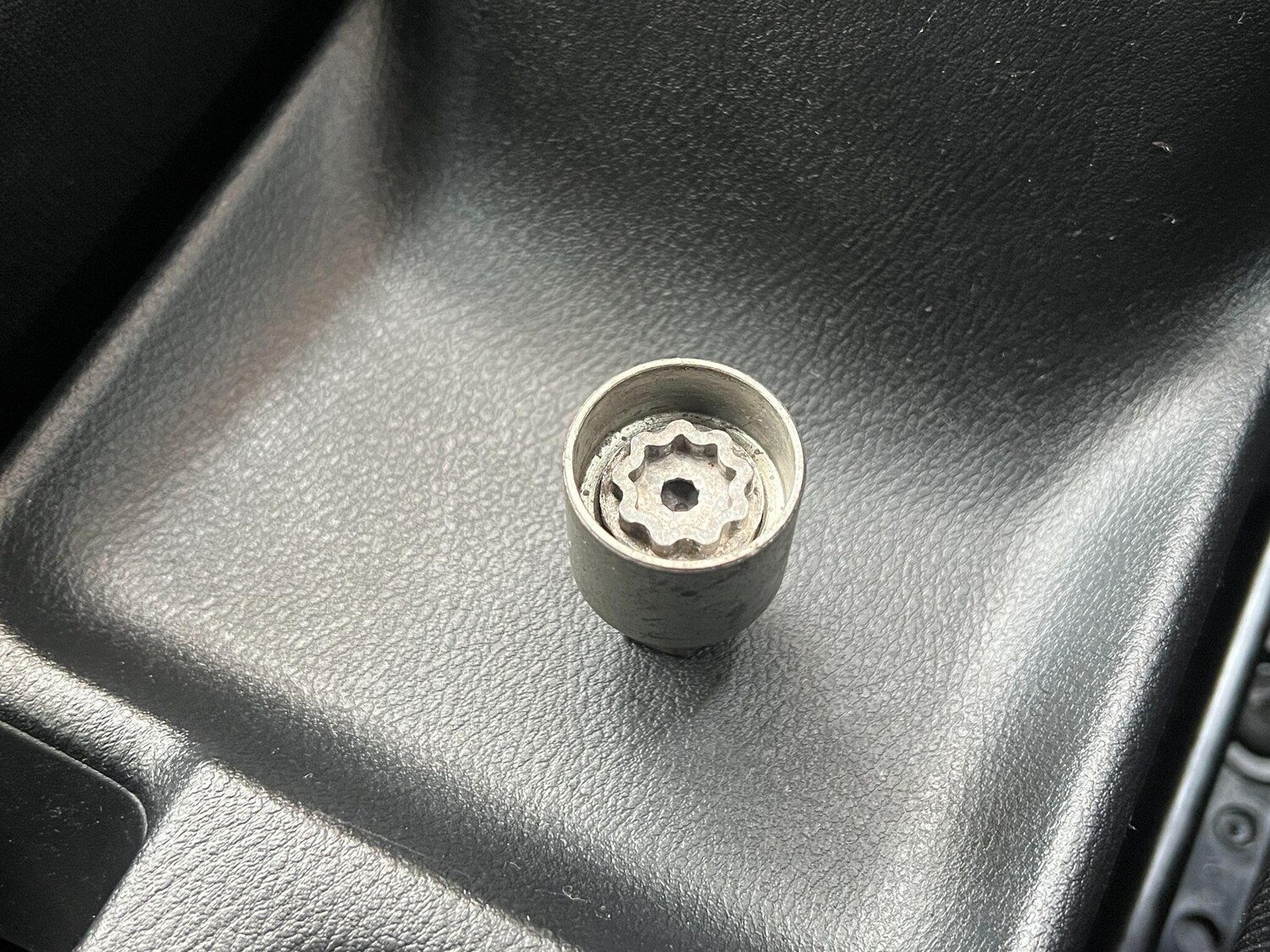 Used Nissan Micra 2017 for sale - 76898399: Photo 25