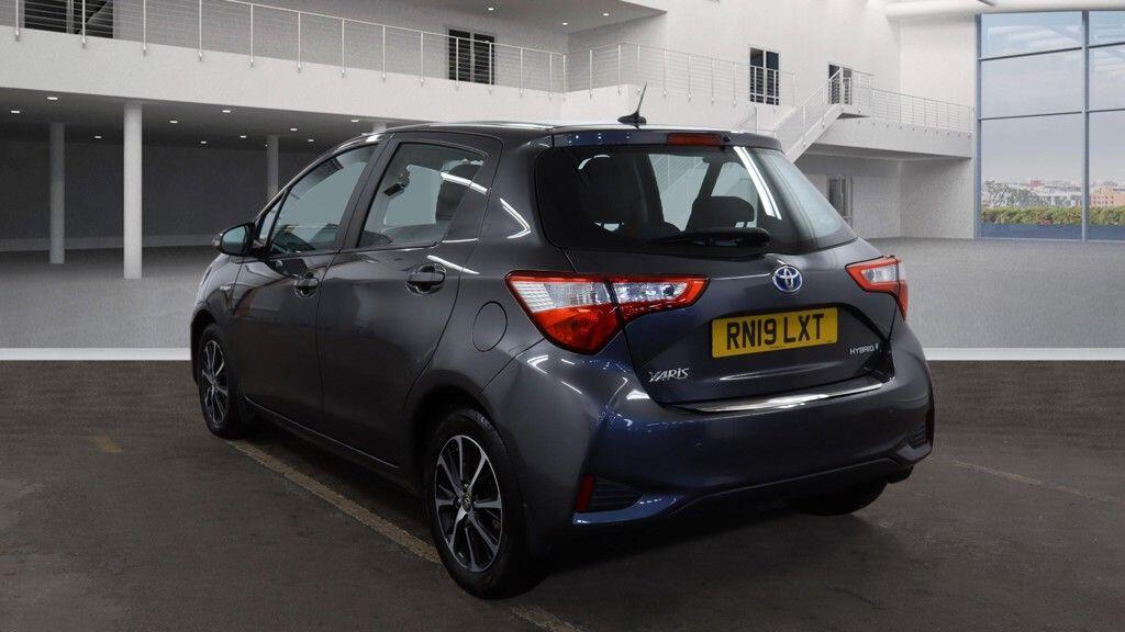 Used Toyota Yaris 2019 for sale - 77040937: Photo 5
