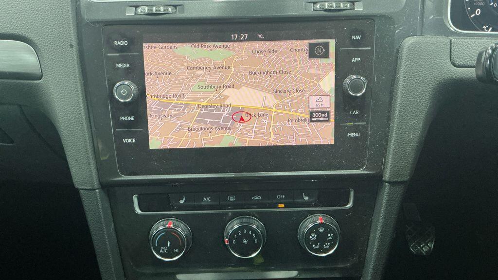 Used Volkswagen Golf 2017 for sale - 77330630: Photo 27