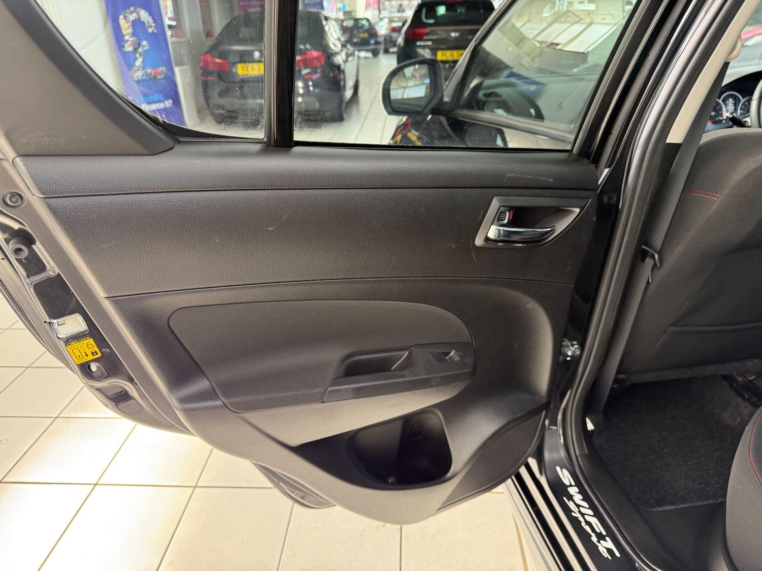 Used Suzuki Swift 2014 for sale - 77057530: Photo 37