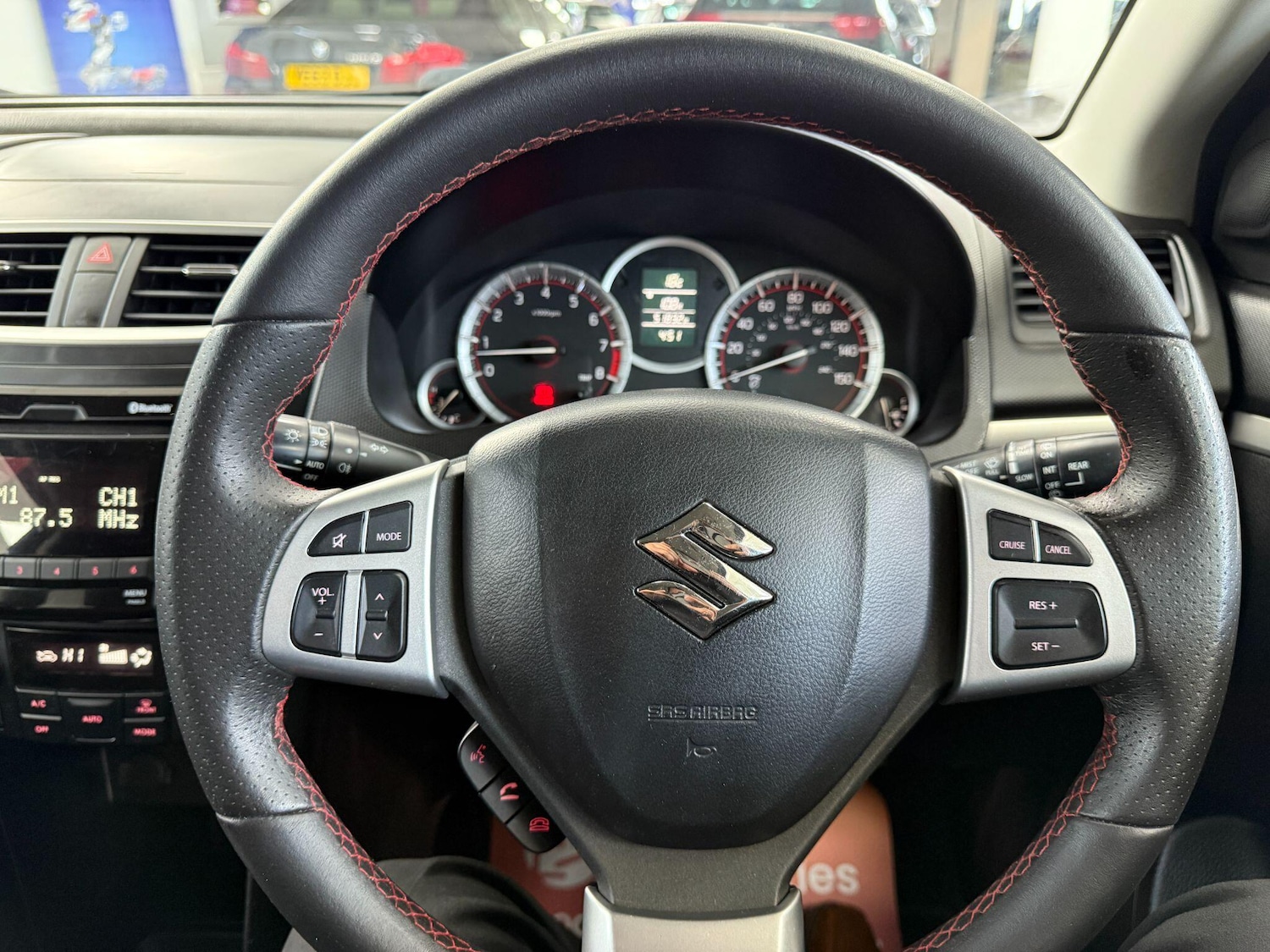 Used Suzuki Swift 2014 for sale - 77057530: Photo 50