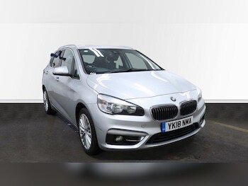 (18) - 2.0 220d Luxury Auto Euro 6 (s/s) 5dr