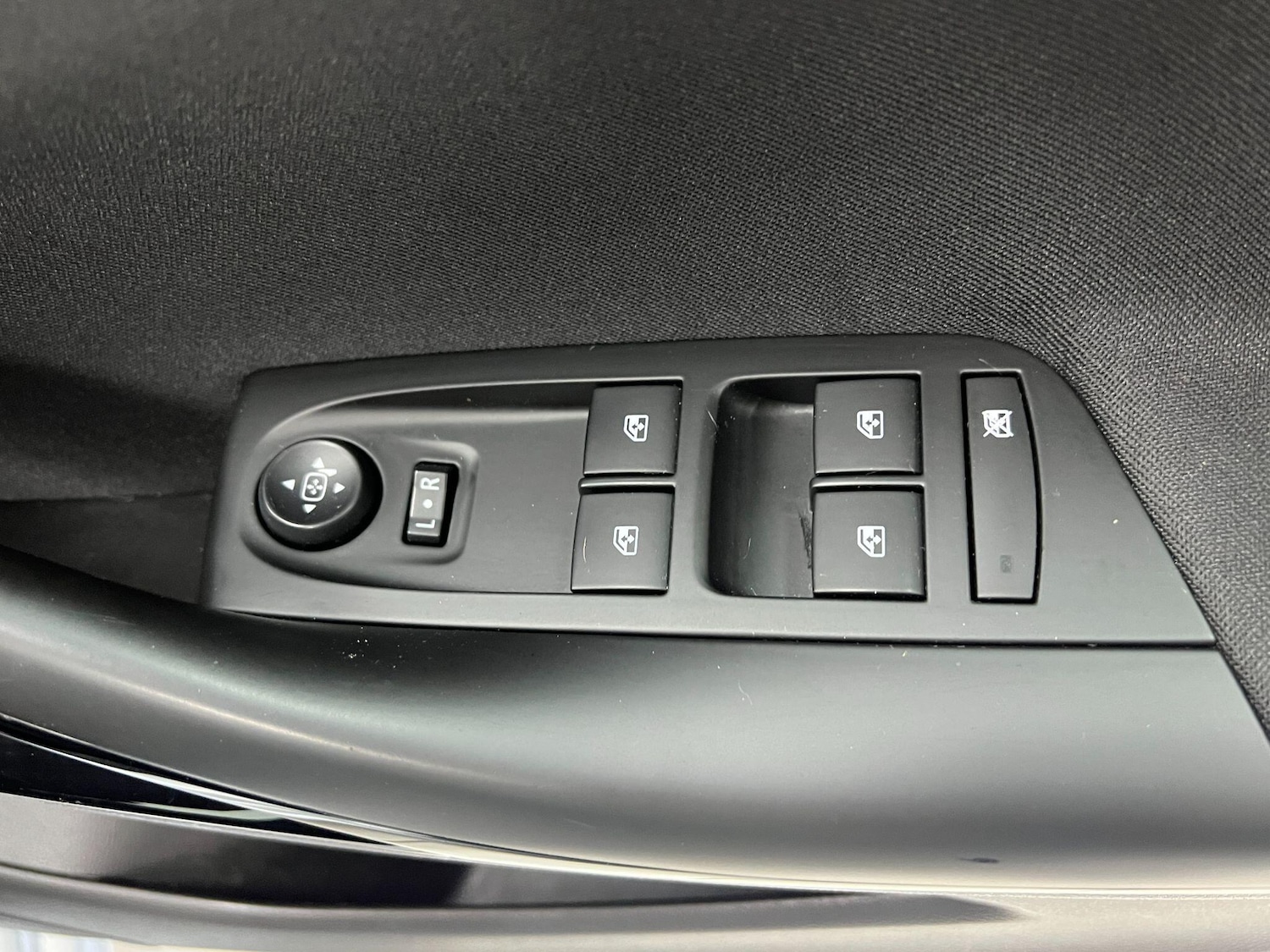 Used Vauxhall Astra 2017 for sale - 76953197: Photo 23