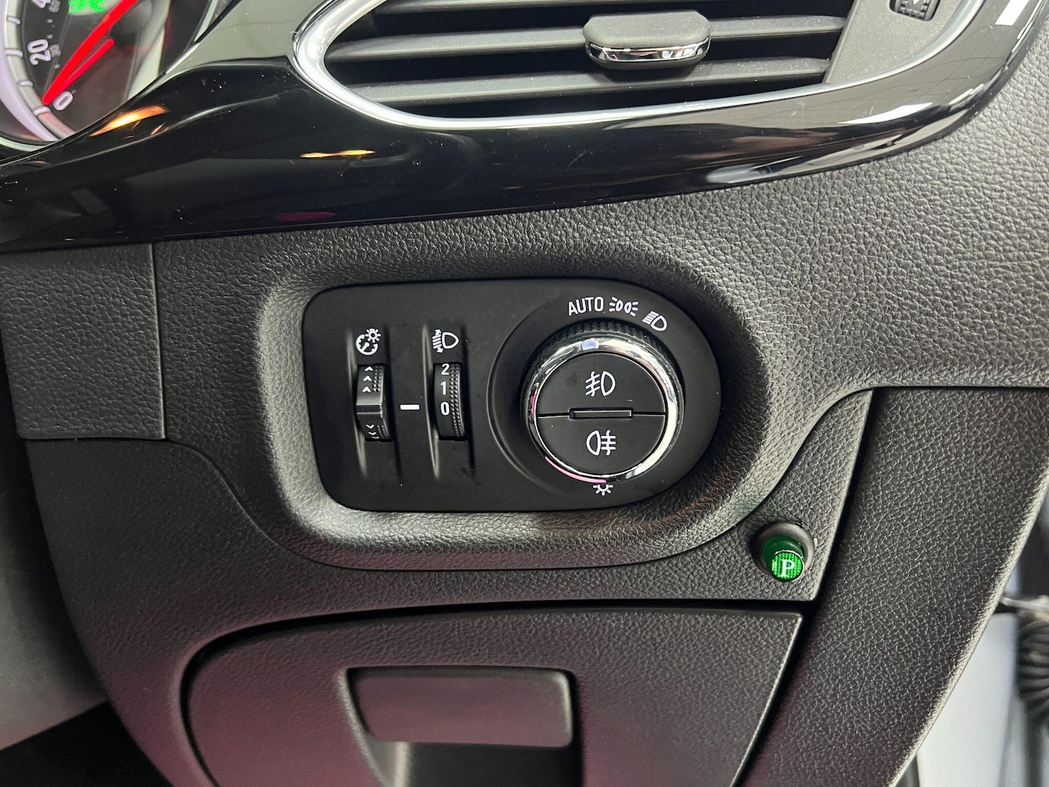 Used Vauxhall Astra 2017 for sale - 76953197: Photo 25