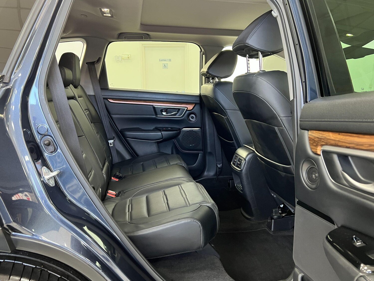 Used Honda CR-V 2018 for sale - 76898324: Photo 27