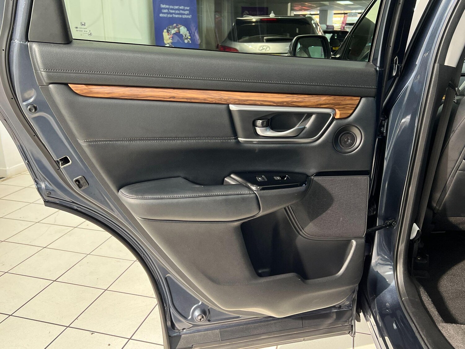 Used Honda CR-V 2018 for sale - 76898324: Photo 37