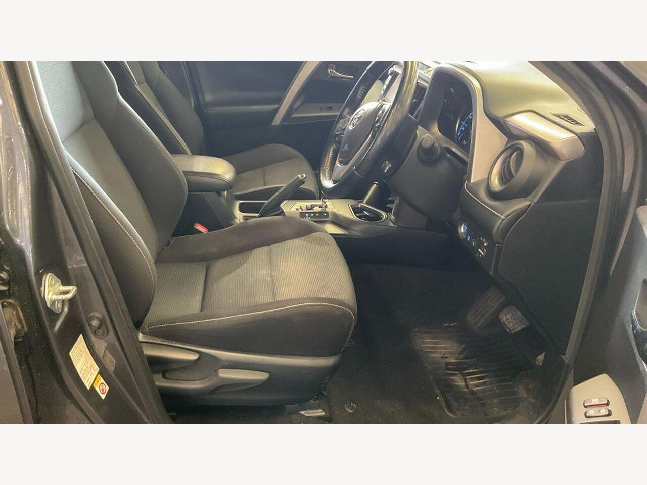 Used Toyota RAV4 2018 for sale - 78025086: Photo 15