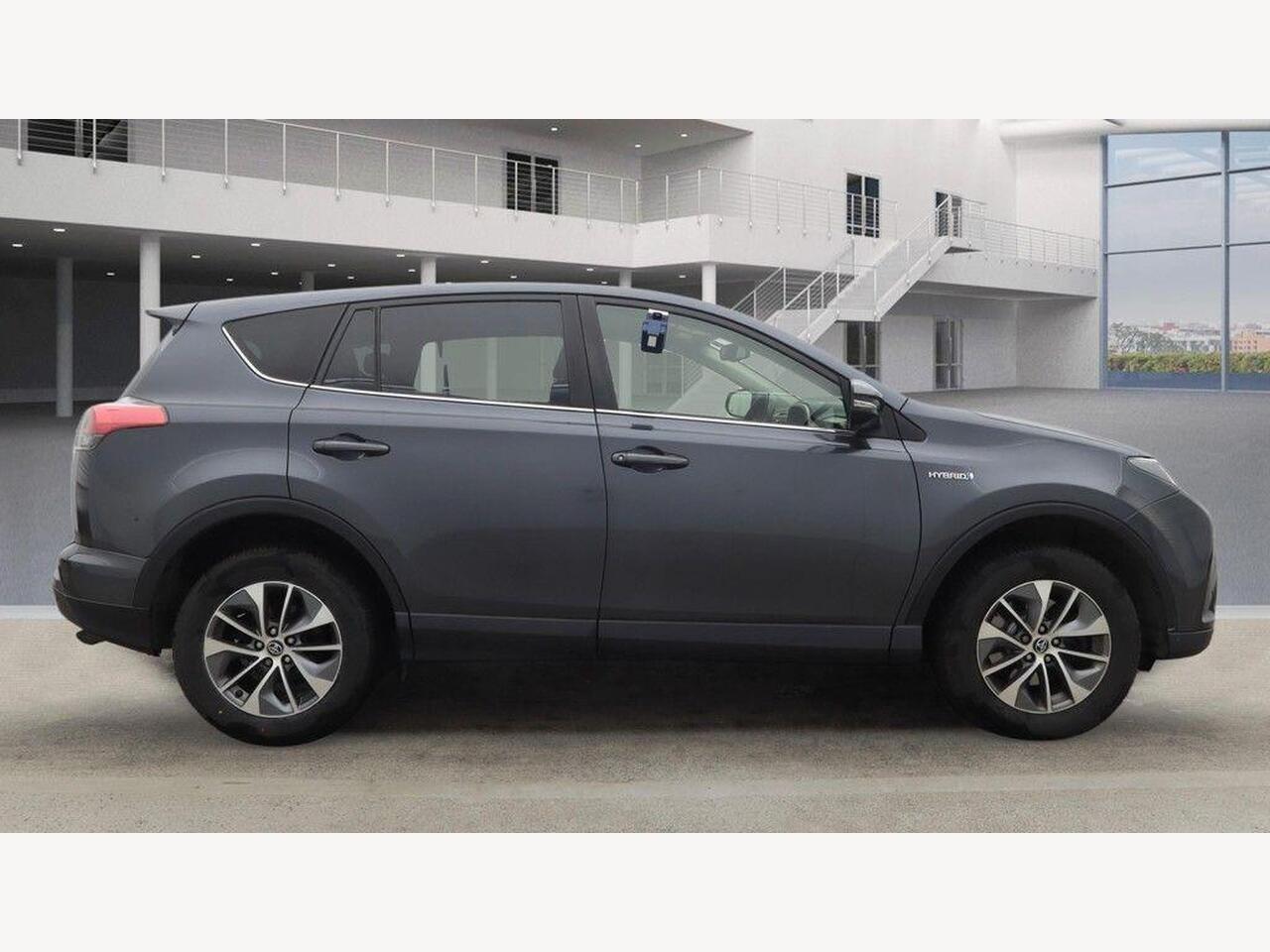 Used Toyota RAV4 2018 for sale - 78025086: Photo 9
