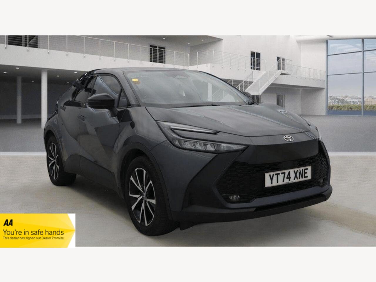 Used Toyota C-HR 2024 for sale - 77743919: Photo 1