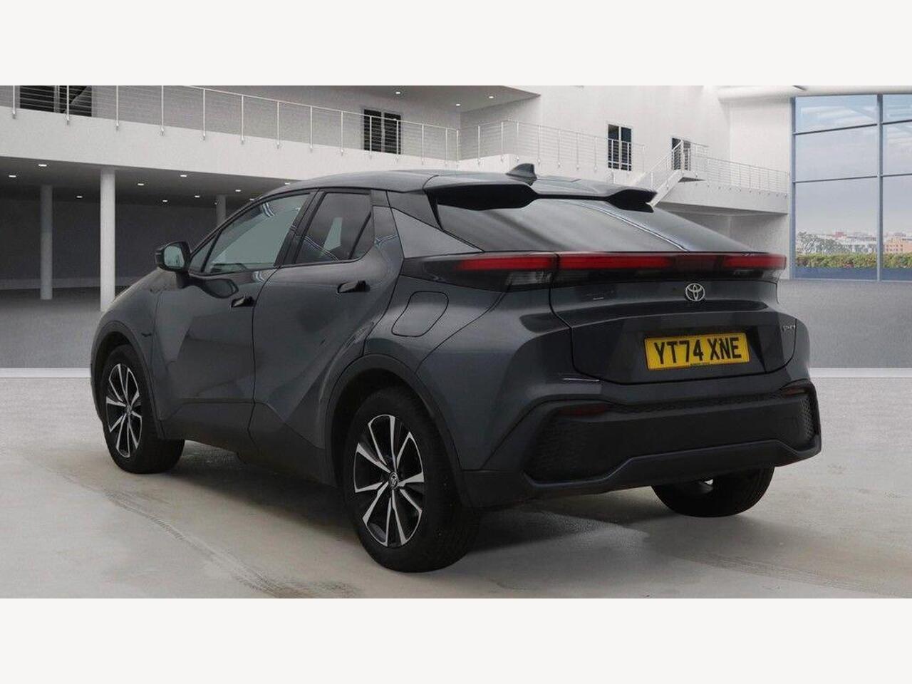 Used Toyota C-HR 2024 for sale - 77743919: Photo 5