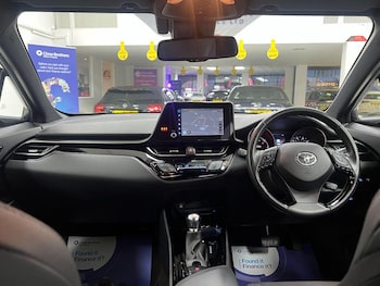 Used Toyota C-HR 2023 for sale - 78246464: Photo