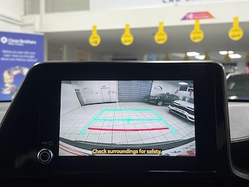 Used Toyota C-HR 2023 for sale - 78246464: Photo