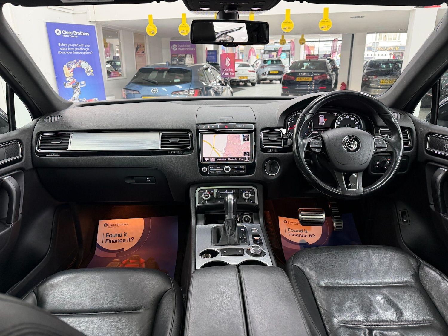 Used Volkswagen Touareg 2015 for sale - 77612493: Photo 2