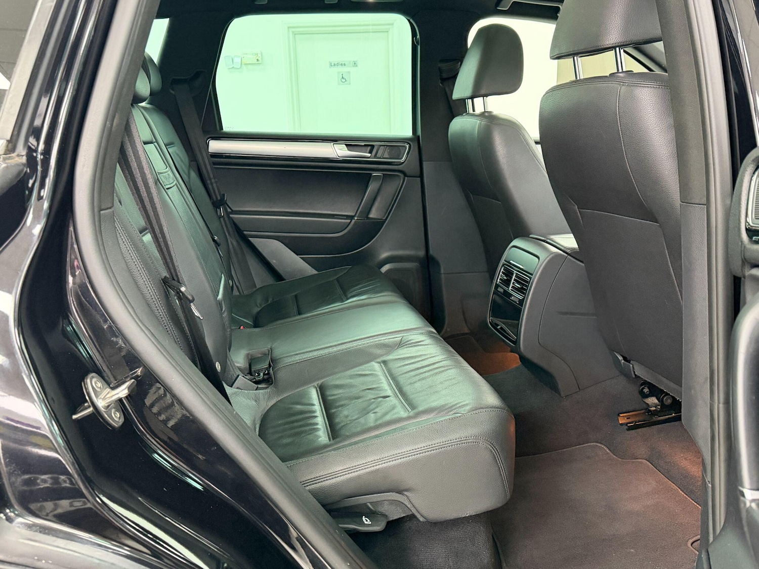 Used Volkswagen Touareg 2015 for sale - 77612493: Photo 22