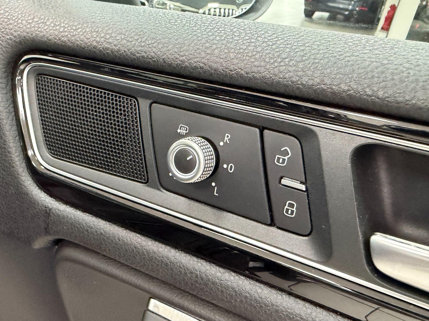 Used Volkswagen Touareg 2015 for sale - 77612493: Photo 24